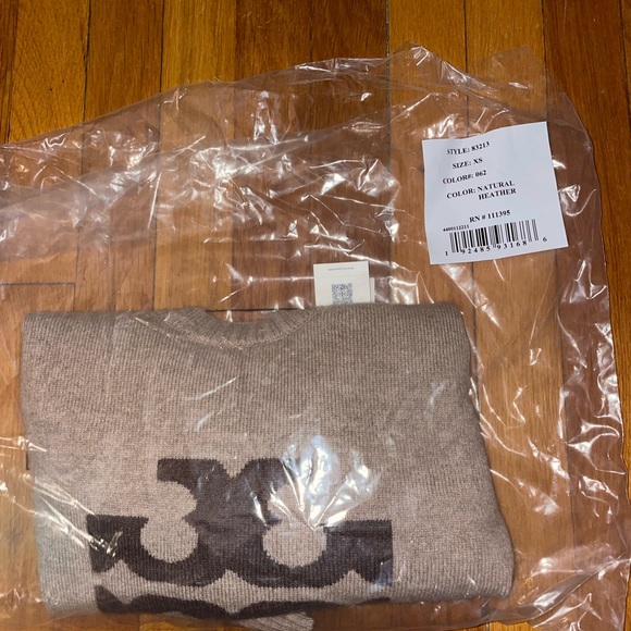 Tory Burch Cashmere Logo Sweater - Picture 5 of 7